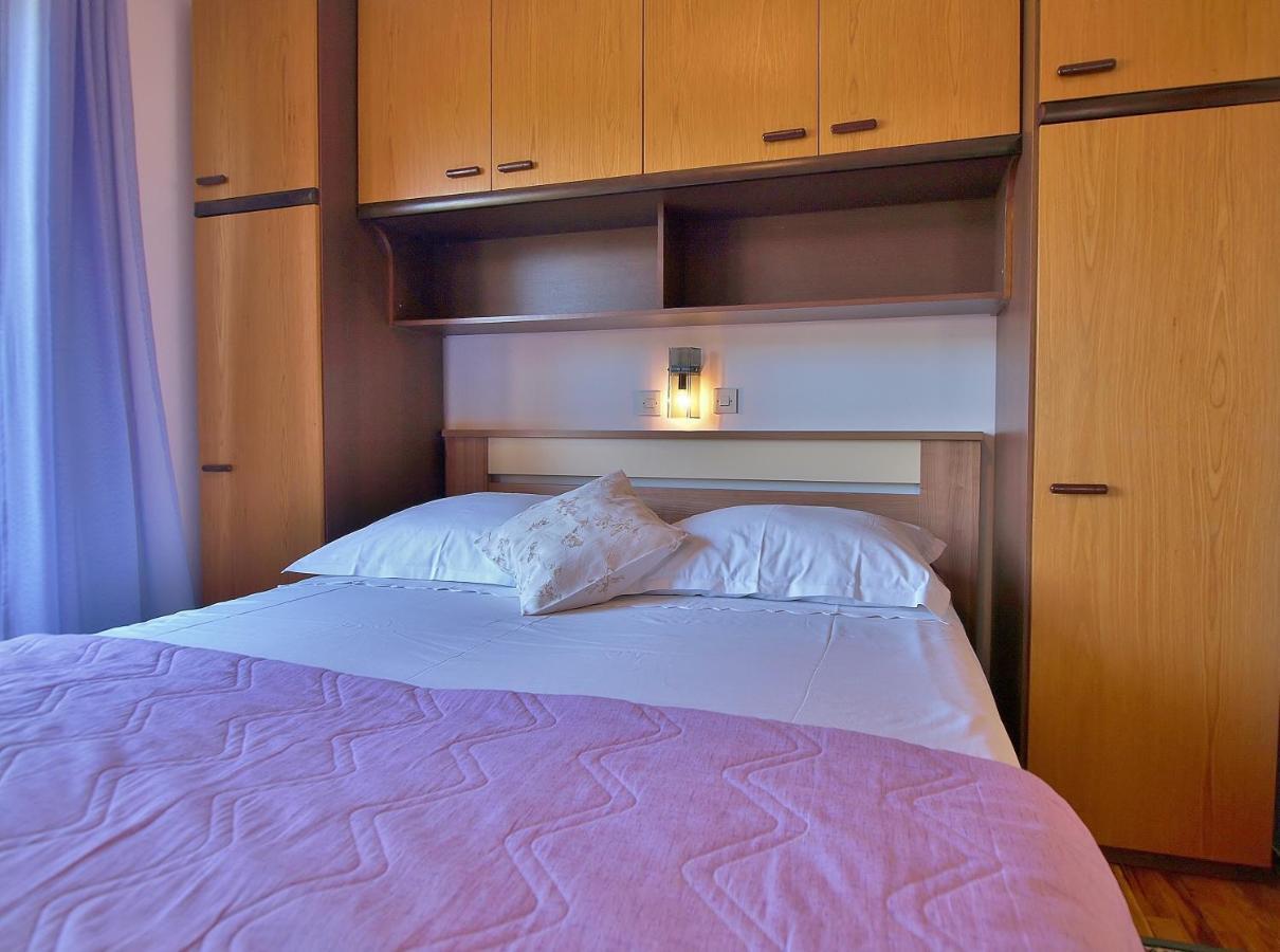 Jaska Anica Apartments Supetarska Draga Kültér fotó