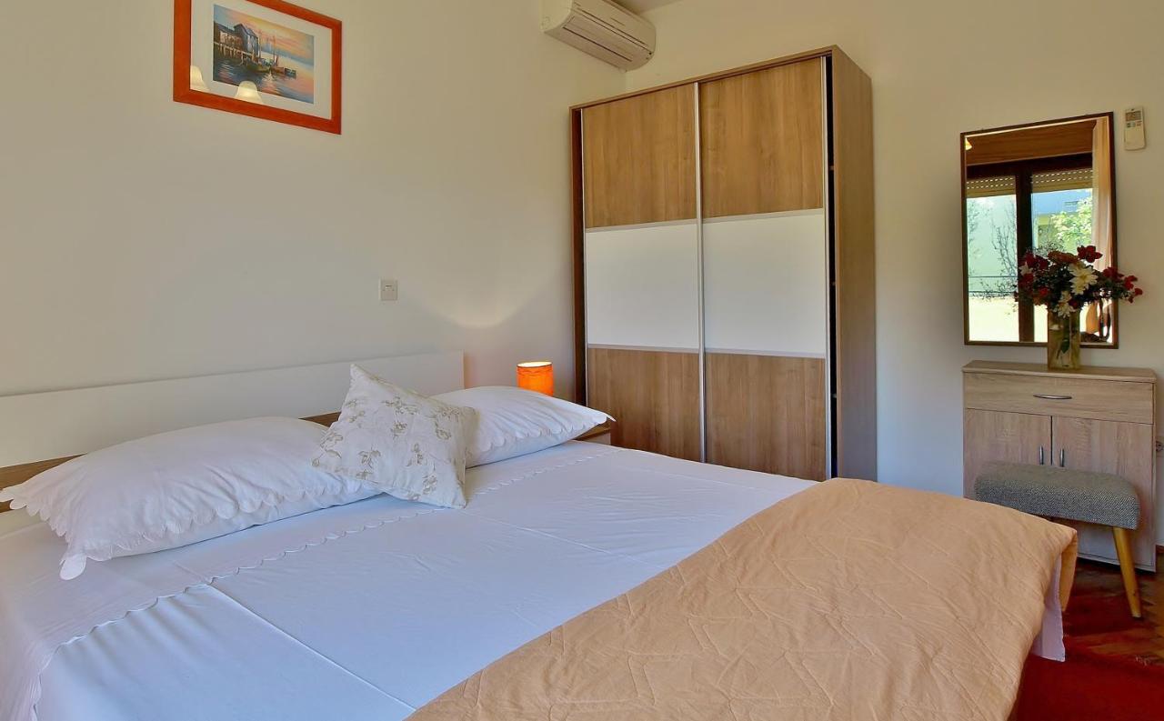 Jaska Anica Apartments Supetarska Draga Kültér fotó