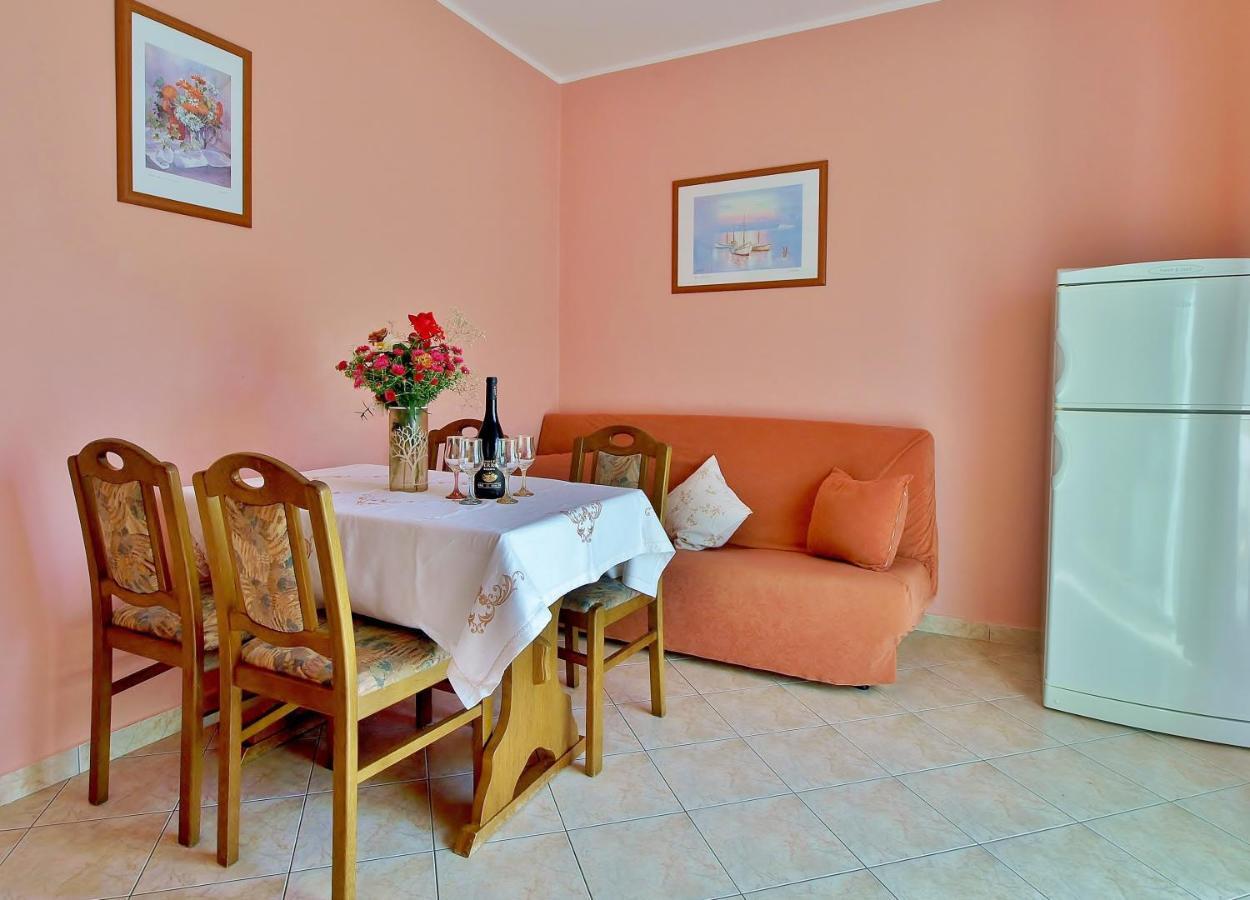 Jaska Anica Apartments Supetarska Draga Kültér fotó