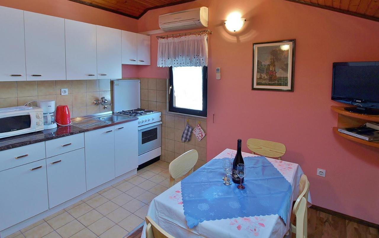 Jaska Anica Apartments Supetarska Draga Kültér fotó