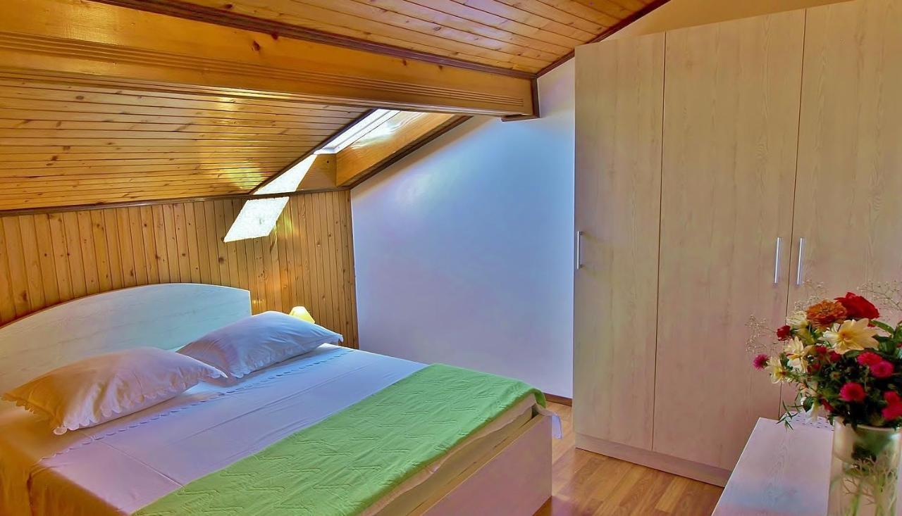 Jaska Anica Apartments Supetarska Draga Kültér fotó