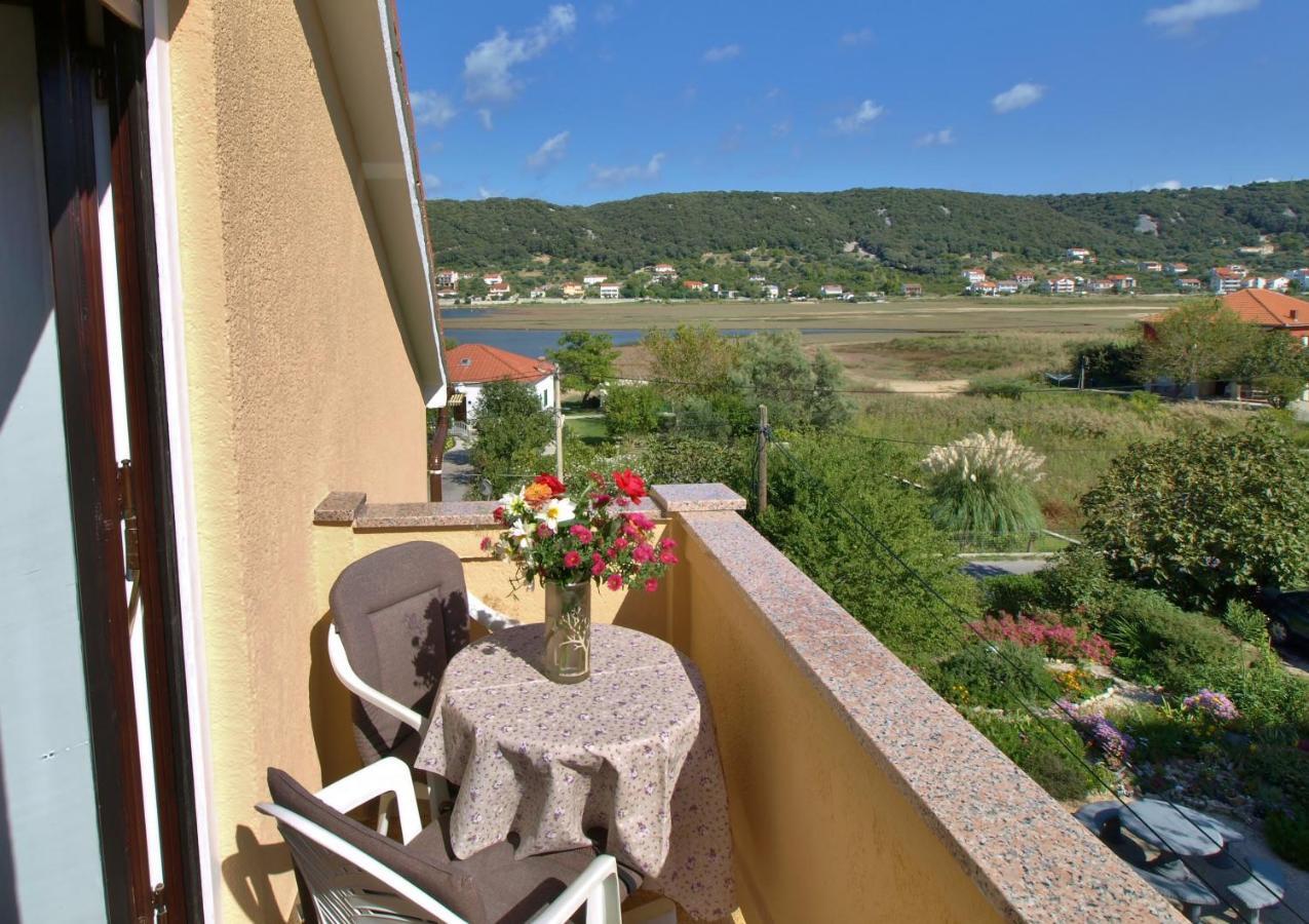 Jaska Anica Apartments Supetarska Draga Kültér fotó